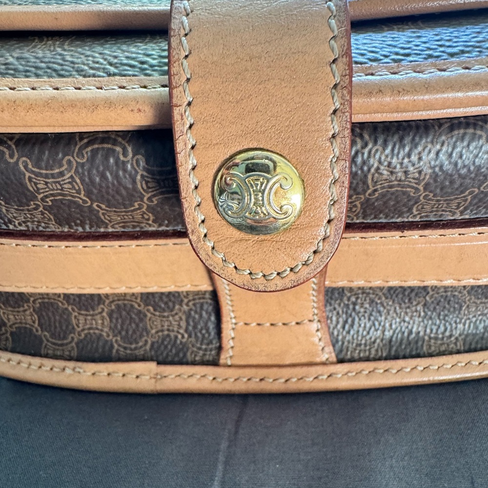 Vintage Celine Brown Leather Saddle Crossbody with Tan Trim - Picture 4 of 16